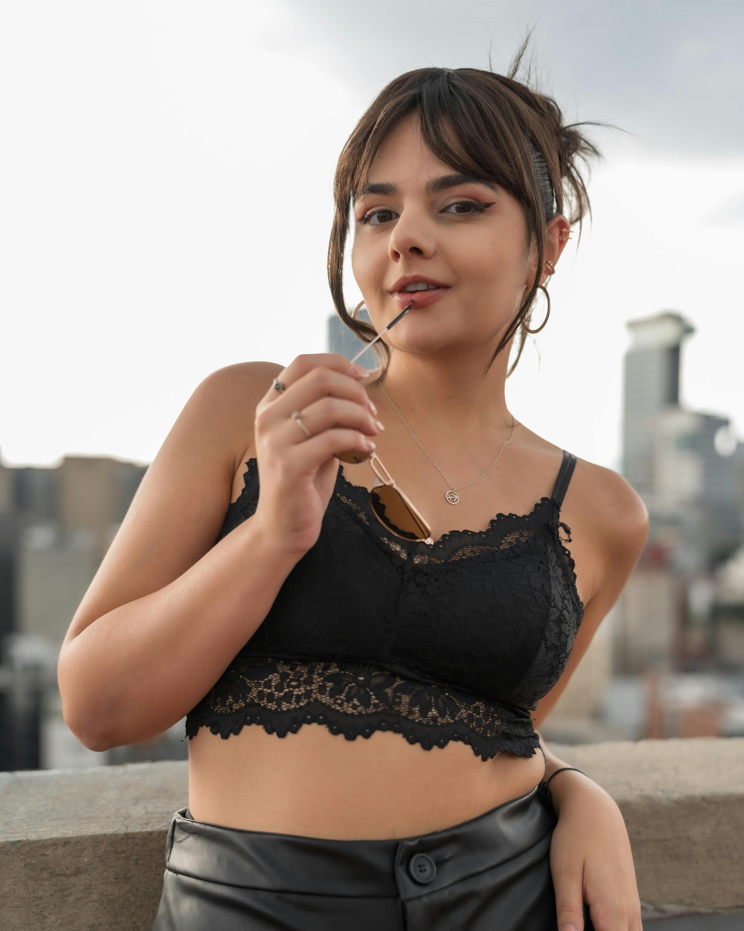 水蜜桃86套装氛围图：蜜桃橙与温柔光感