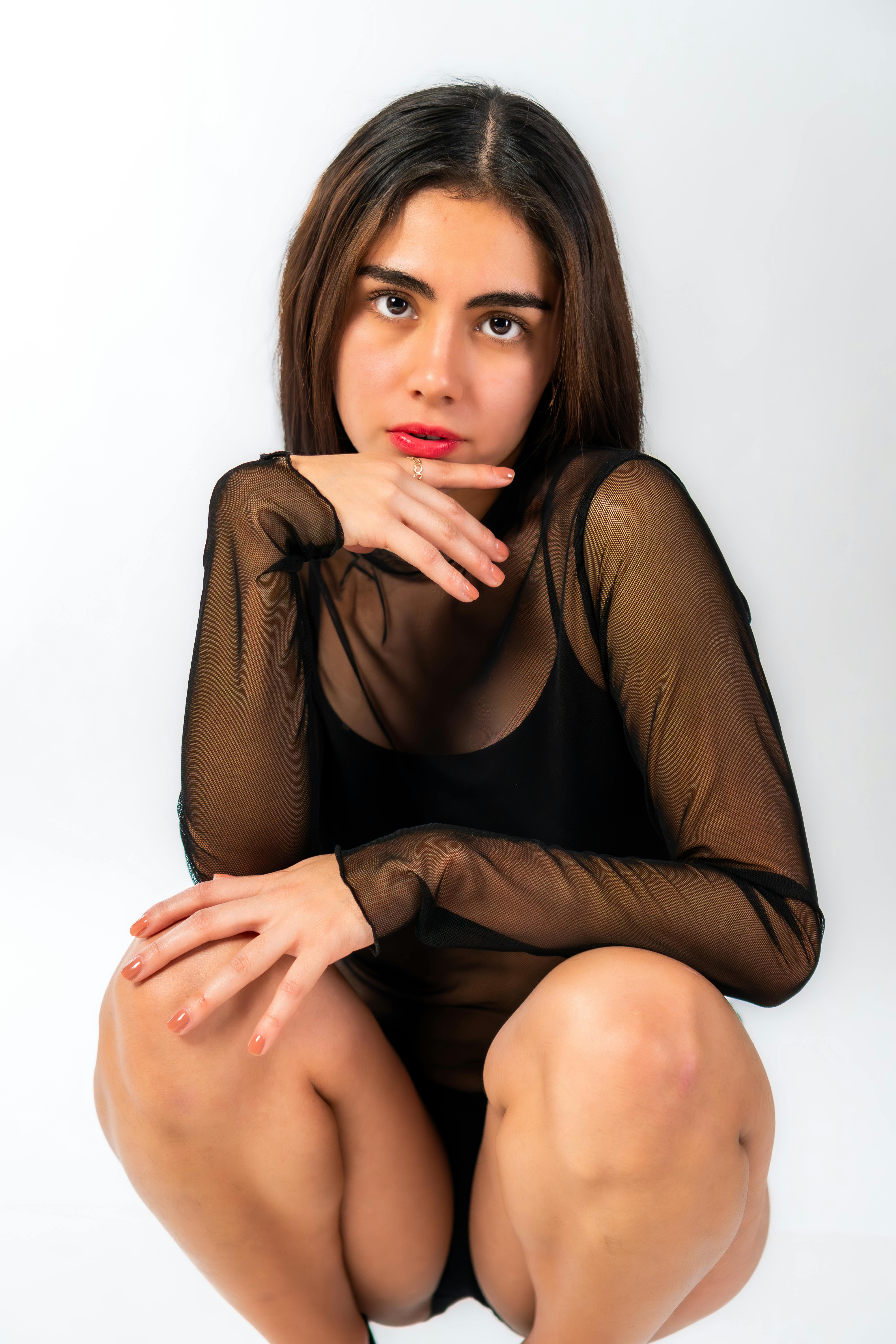 水蜜桃86主题氛围图：粉橘光感与精致妆效风格